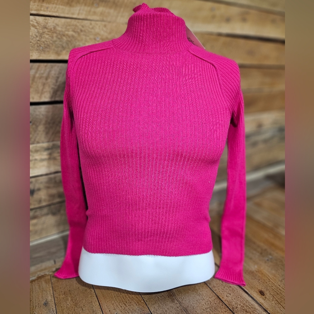 NWT Size Extra Small  Pink Tight Fit Sweater‎